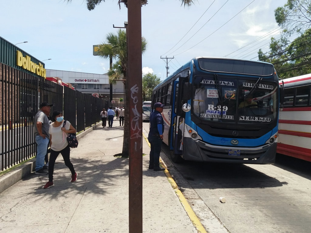 Bus R29 to the Terminal de Oriente in San Salvador